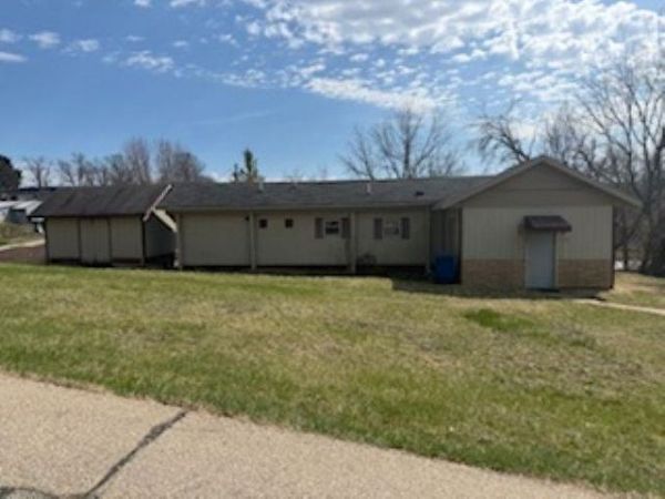 880 Toledo Street, Dubuque, IA 52001