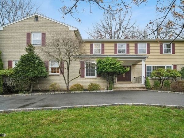 82 Brookside Ter, North Caldwell, NJ 07006