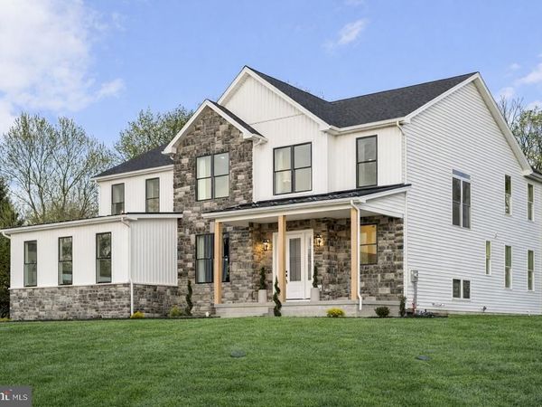 906 S COLLEGEVILLE ROAD, PHOENIXVILLE, PA 19460