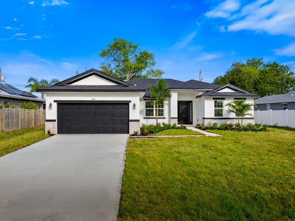 1116 SW London Lane, Port St. Lucie, FL 34953