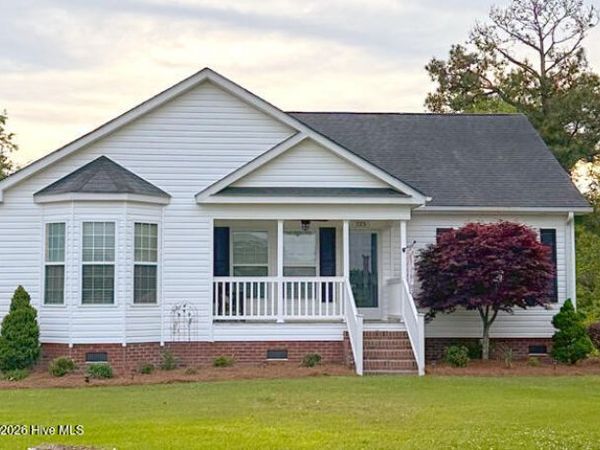 125 Trails End Lane, Whiteville, NC 28472
