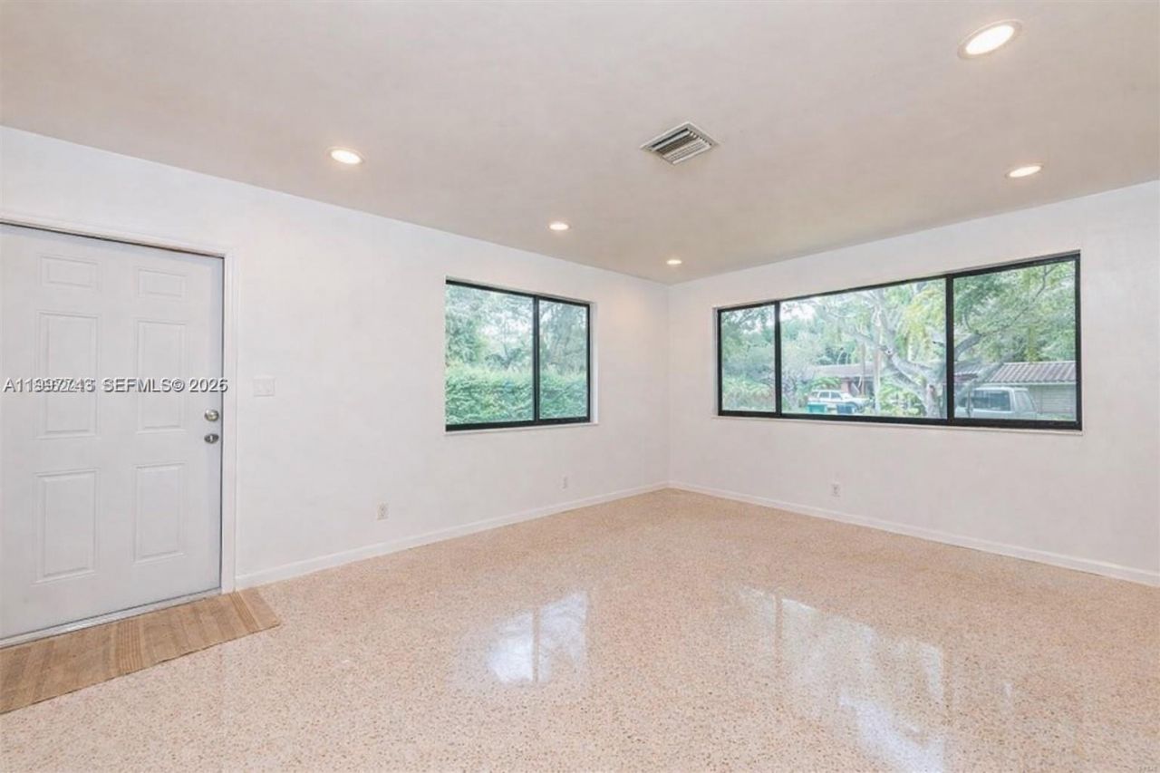 7830 SW 99th St, Miami, FL 33156 Photo