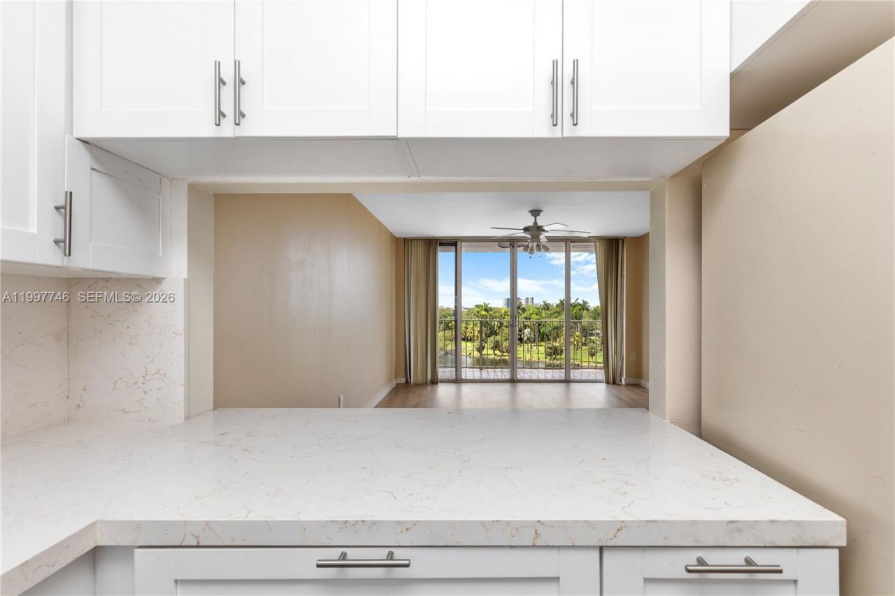 1700 NW N River Dr, Unit 708, Miami, FL 33125 Photo