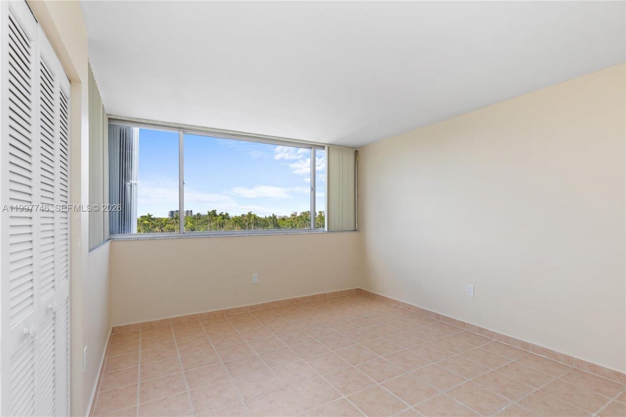 1700 NW N River Dr, Unit 708, Miami, FL 33125 Photo