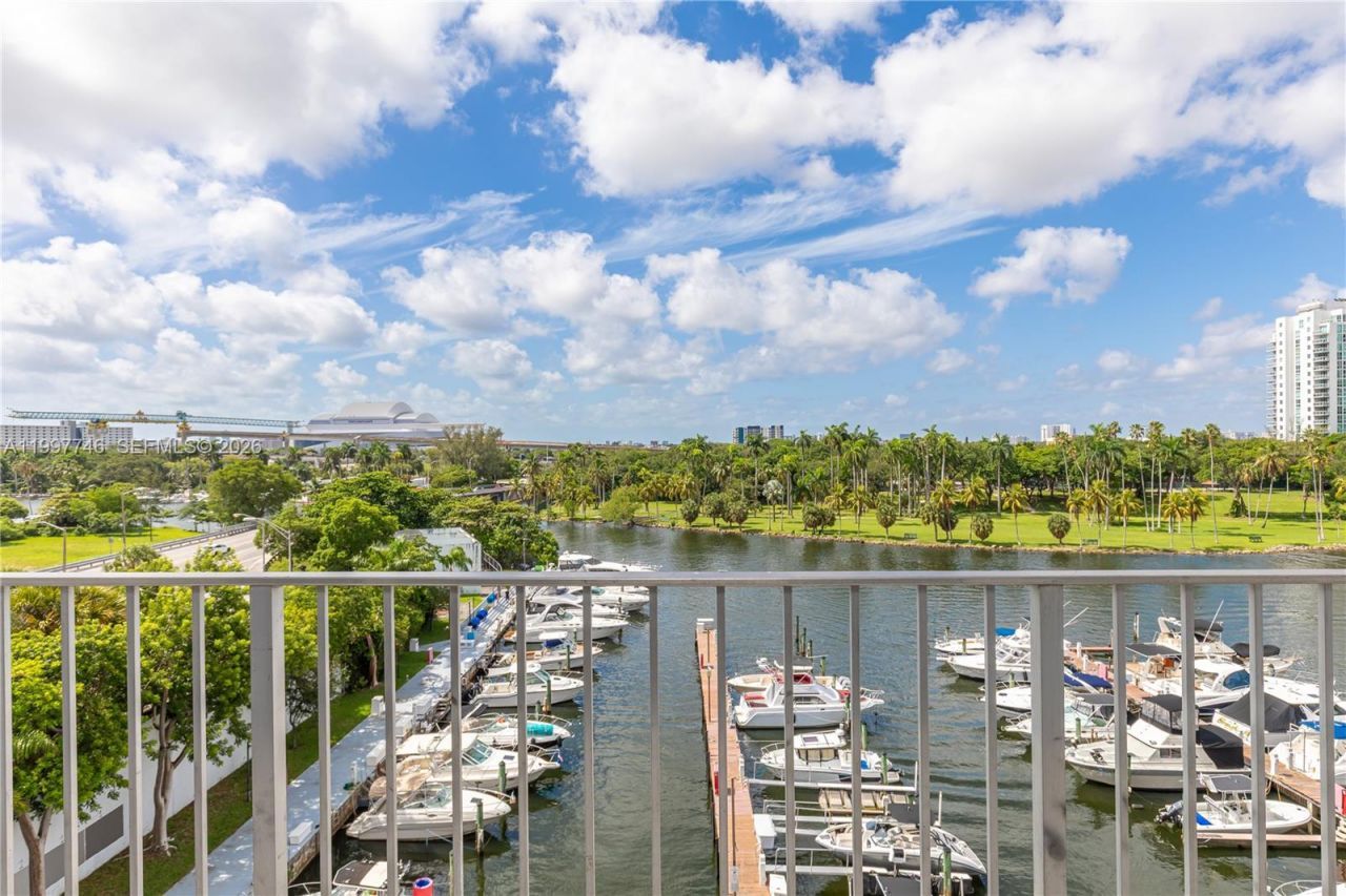 1700 NW N River Dr, Unit 708, Miami, FL 33125 Photo