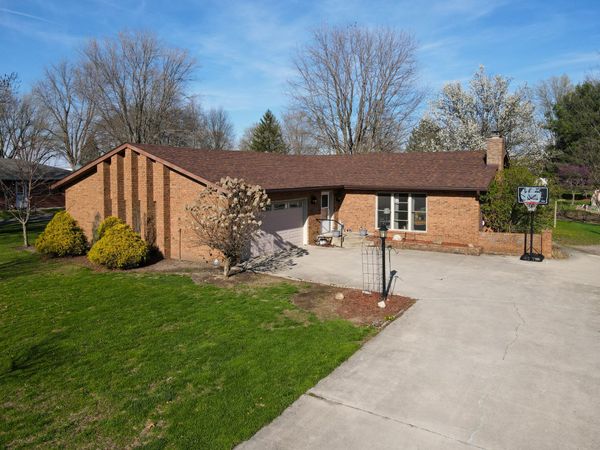 16065 West Street, Remington, IN 47977