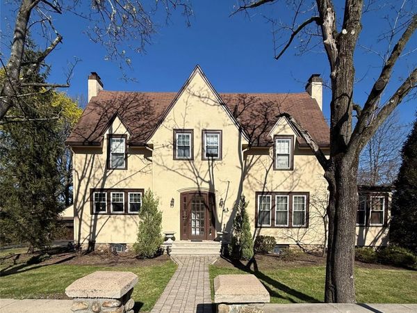 60 Old Middletown Road , Pearl River, NY 10965