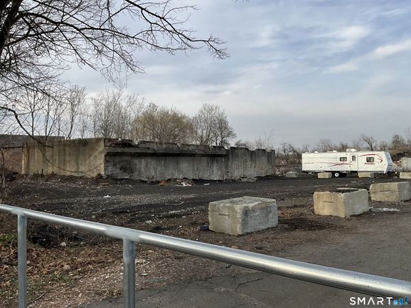 18 Helm , West Haven, CT 06516