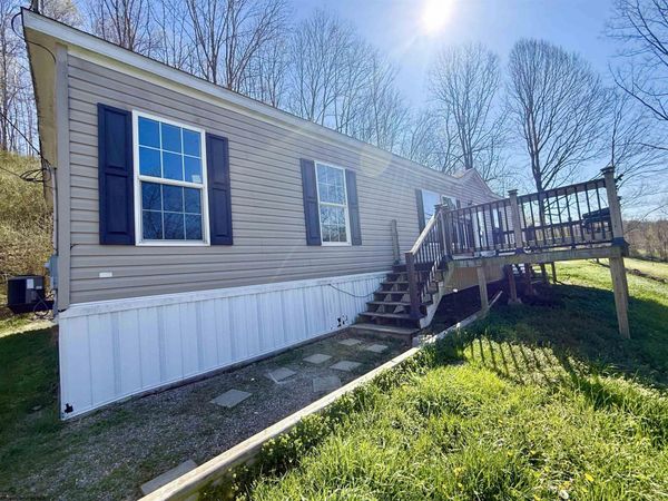 1289 TURNER Road, Grafton, WV 26354
