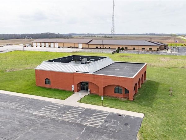 18400 Shipman Road , Carlinville, IL 62626