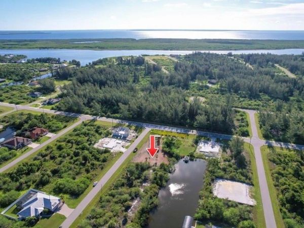 15794 APPLEWHITE CIRCLE , PORT CHARLOTTE, FL 33981