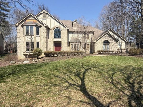 43532 Scenic Lane, Northville, MI 48167