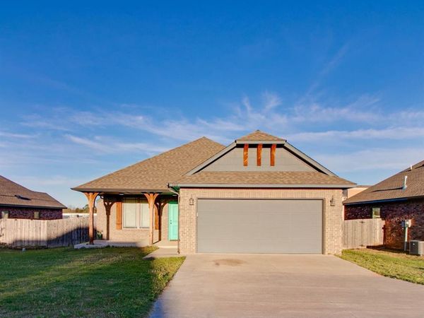 100 Indiana Road, Harrah, OK 73045