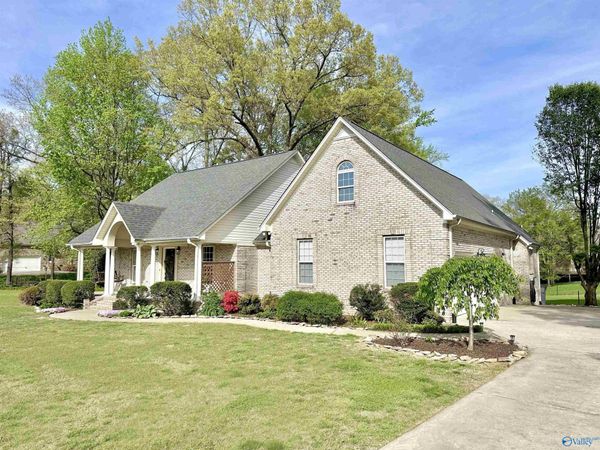 332 Plantation Drive, Killen, AL 35645