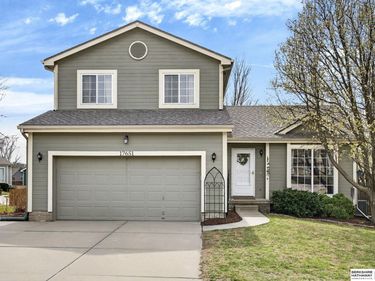 17651 H Street , Omaha, NE 68135