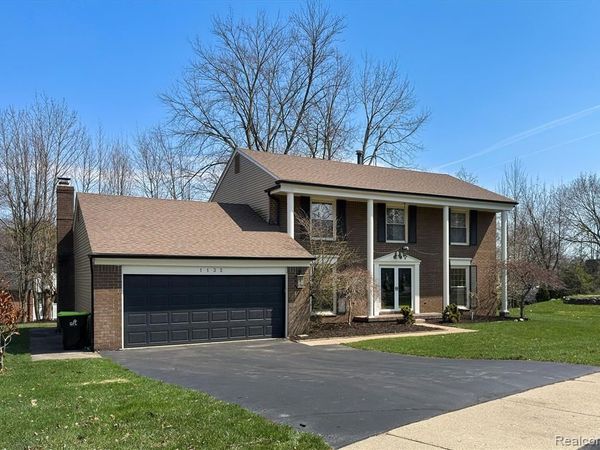 1132 Hemlock Drive, Rochester, MI 48307