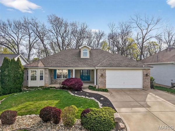 1421 Schoal Creek Drive, St Peters, MO 63366