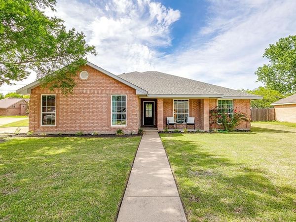 605 Rhonda, Italy, TX 76651