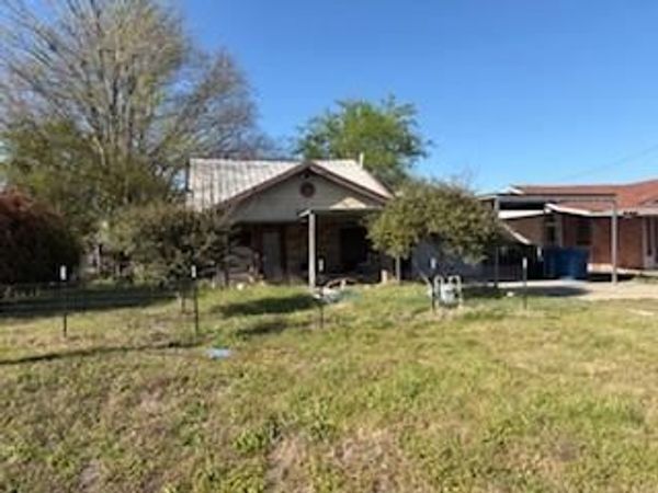 1129 E Palestine Street, Mexia, TX 76667