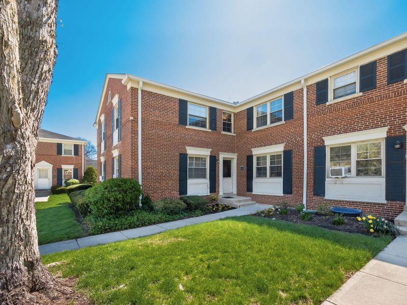 1775 Northwest Court, Unit 105, Columbus, OH 43212 Photo 3