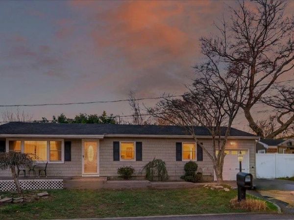 2 Pike Street, East Patchogue, NY 11772