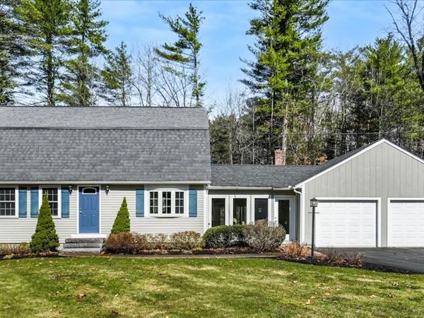 13 Karen Road, Windham, NH 03087