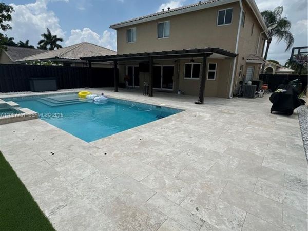 15454 SW 143rd Ter , Miami, FL 33196