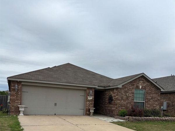 157 Presidents Way, Venus, TX 76084