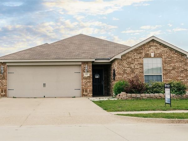 157 Presidents Way, Venus, TX 76084