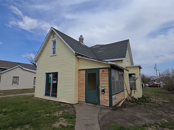 605 N 1st Avenue, Marshalltown, IA 50158