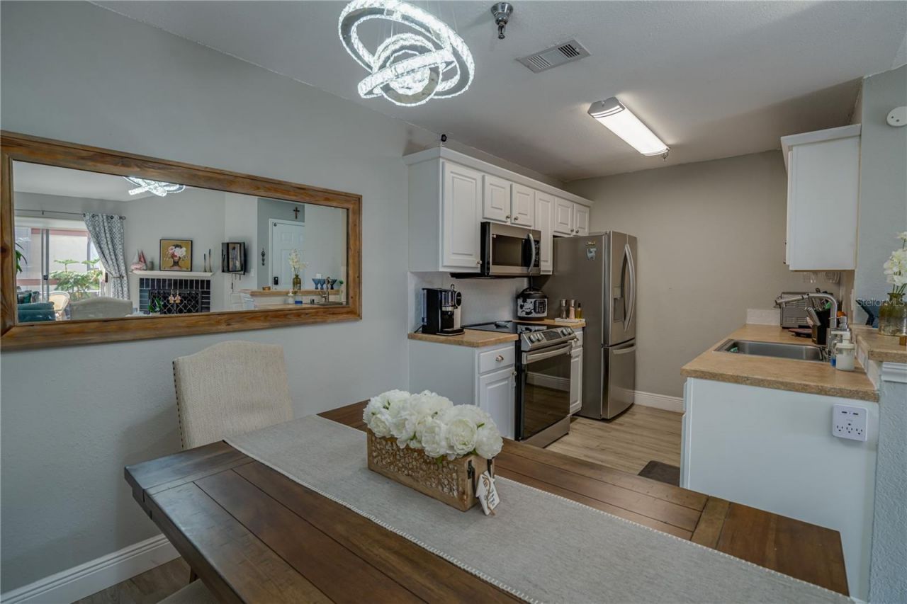 10263 Gandy Boulevard N, Unit 2106, Saint Petersburg, FL 33702 Photo