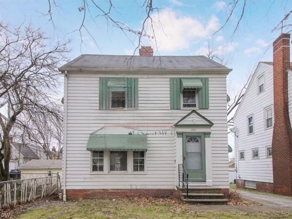 3801 Woodridge Road, Cleveland, OH 44121