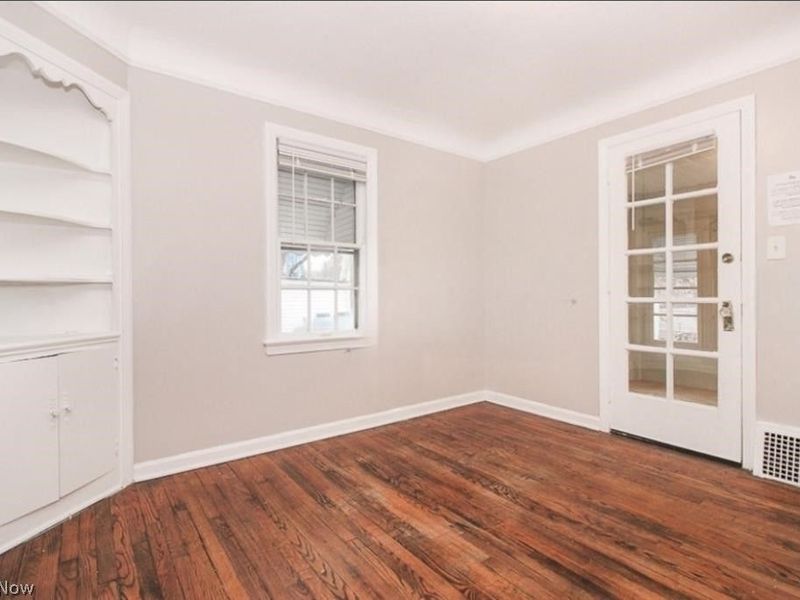 3801 Woodridge Road, Cleveland, OH 44121 Photo 4