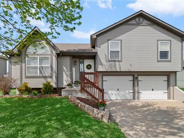 8316 NE 105th Street, Kansas City, MO 64157