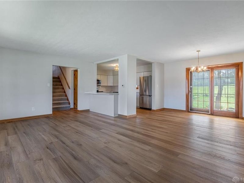 804 Lovetta Drive, Kettering, OH 45429 Photo 2