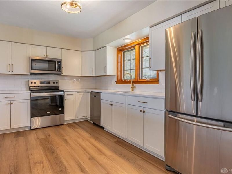 804 Lovetta Drive, Kettering, OH 45429 Photo 9