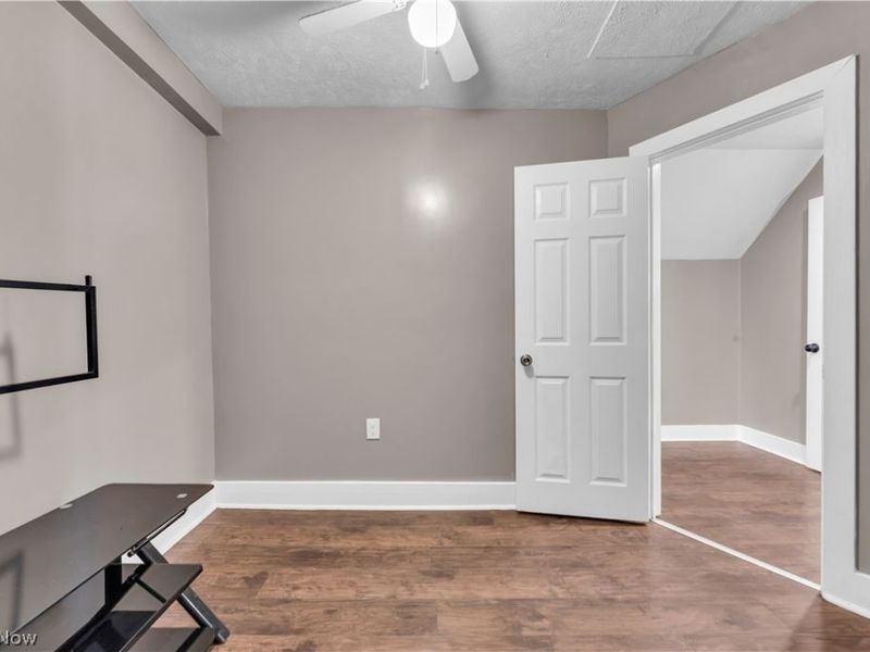 5628 Pacific Avenue, Cleveland, OH 44102 Photo 21