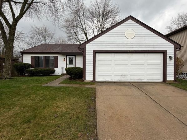 208 Albert Drive , Vernon Hills, IL 60061