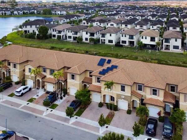 3335 W 94th Ter, Hialeah, FL 33018