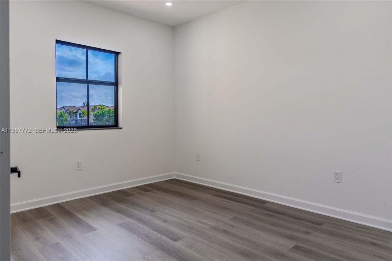 3335 W 94th Ter, Hialeah, FL 33018 Photo