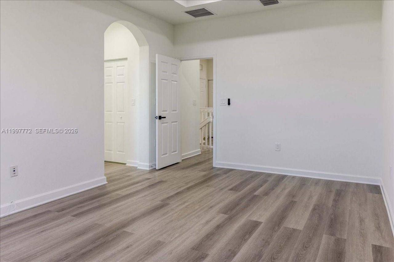 3335 W 94th Ter, Hialeah, FL 33018 Photo