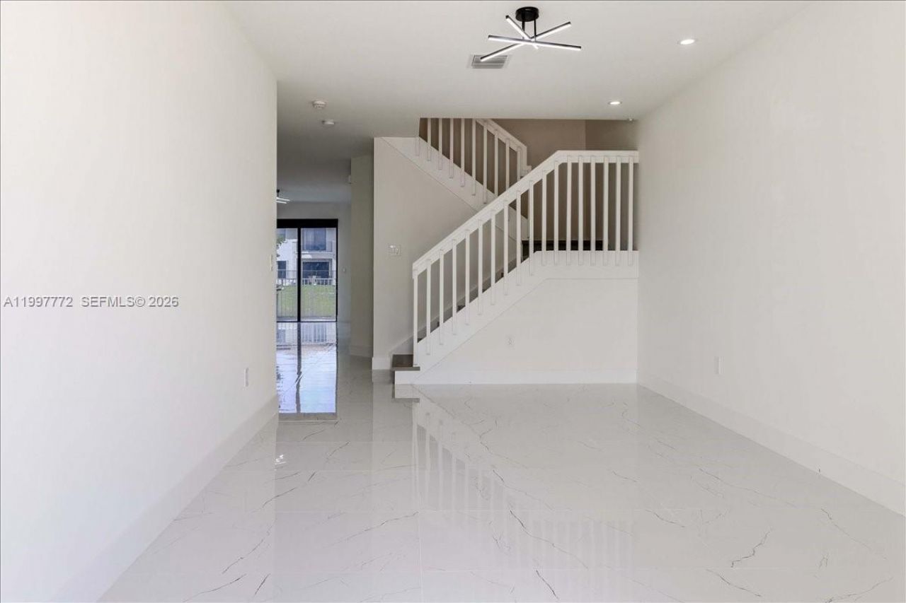 3335 W 94th Ter, Hialeah, FL 33018 Photo