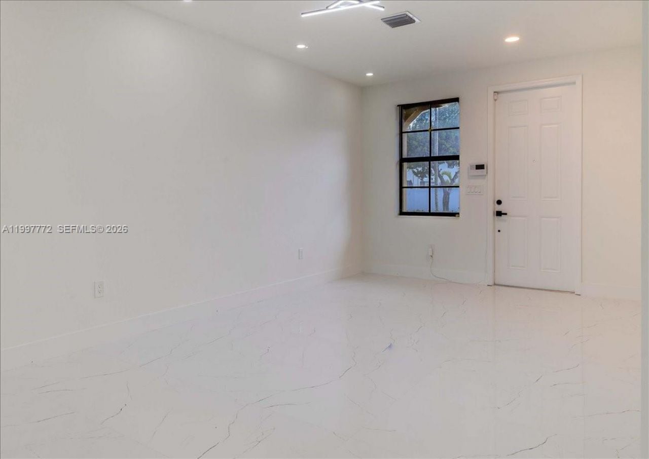 3335 W 94th Ter, Hialeah, FL 33018 Photo