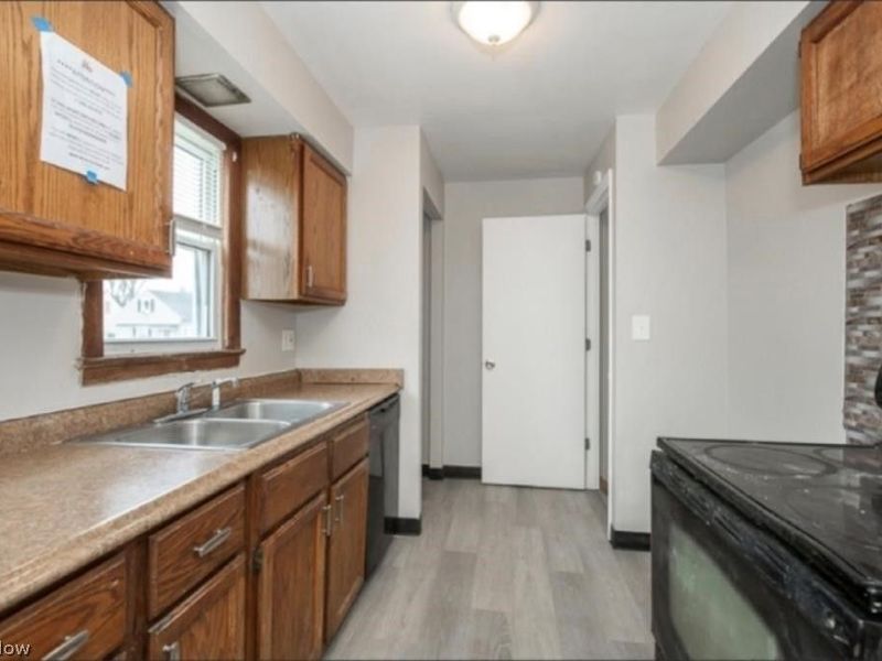 59 Greencroft Road, Bedford, OH 44146 Photo 4