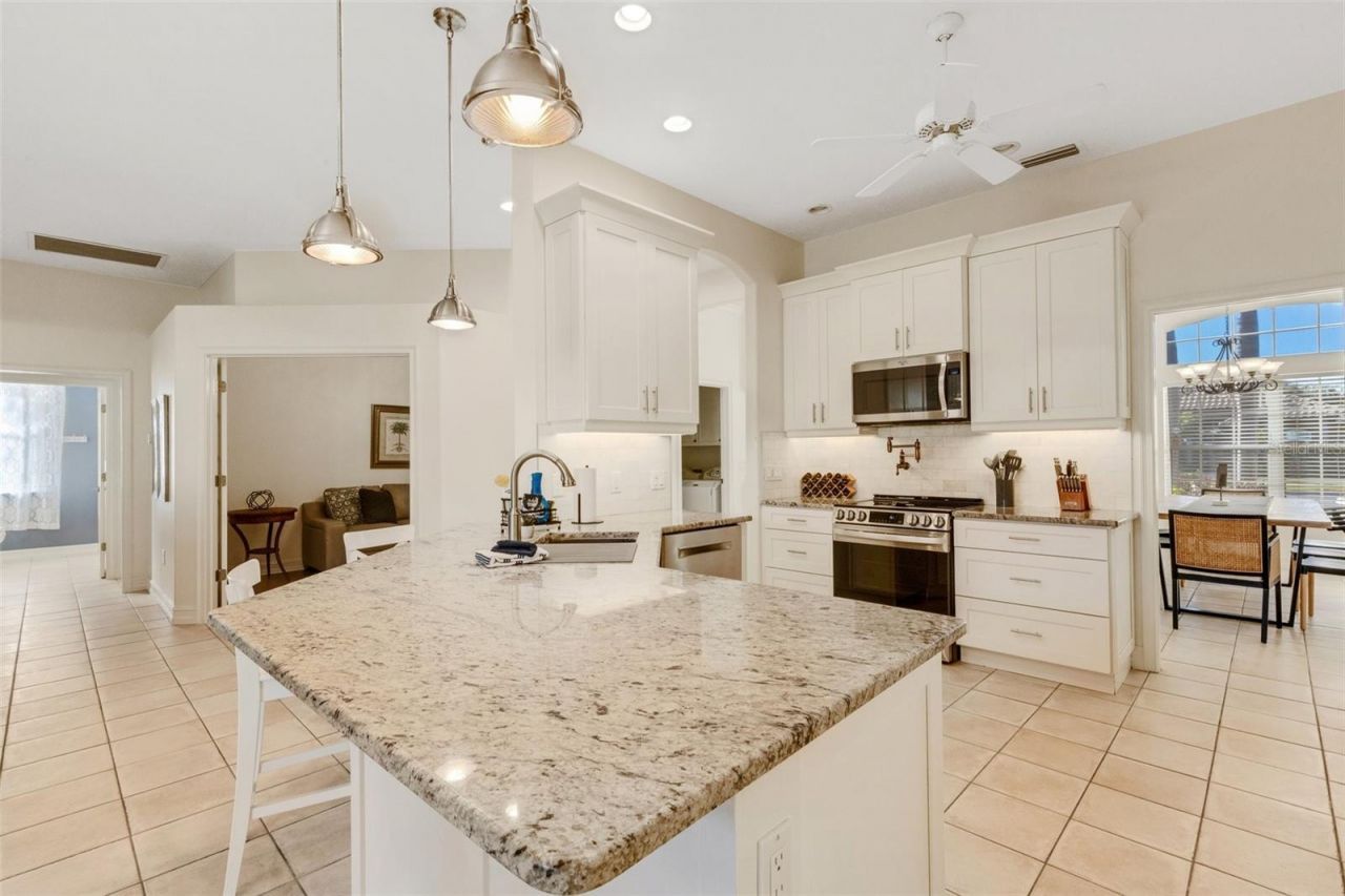 4801 Edgemont Court, Sarasota, FL 34233 Photo