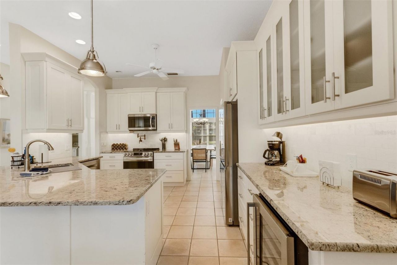 4801 Edgemont Court, Sarasota, FL 34233 Photo