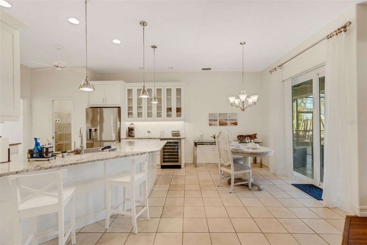 4801 Edgemont Court, Sarasota, FL 34233 Photo