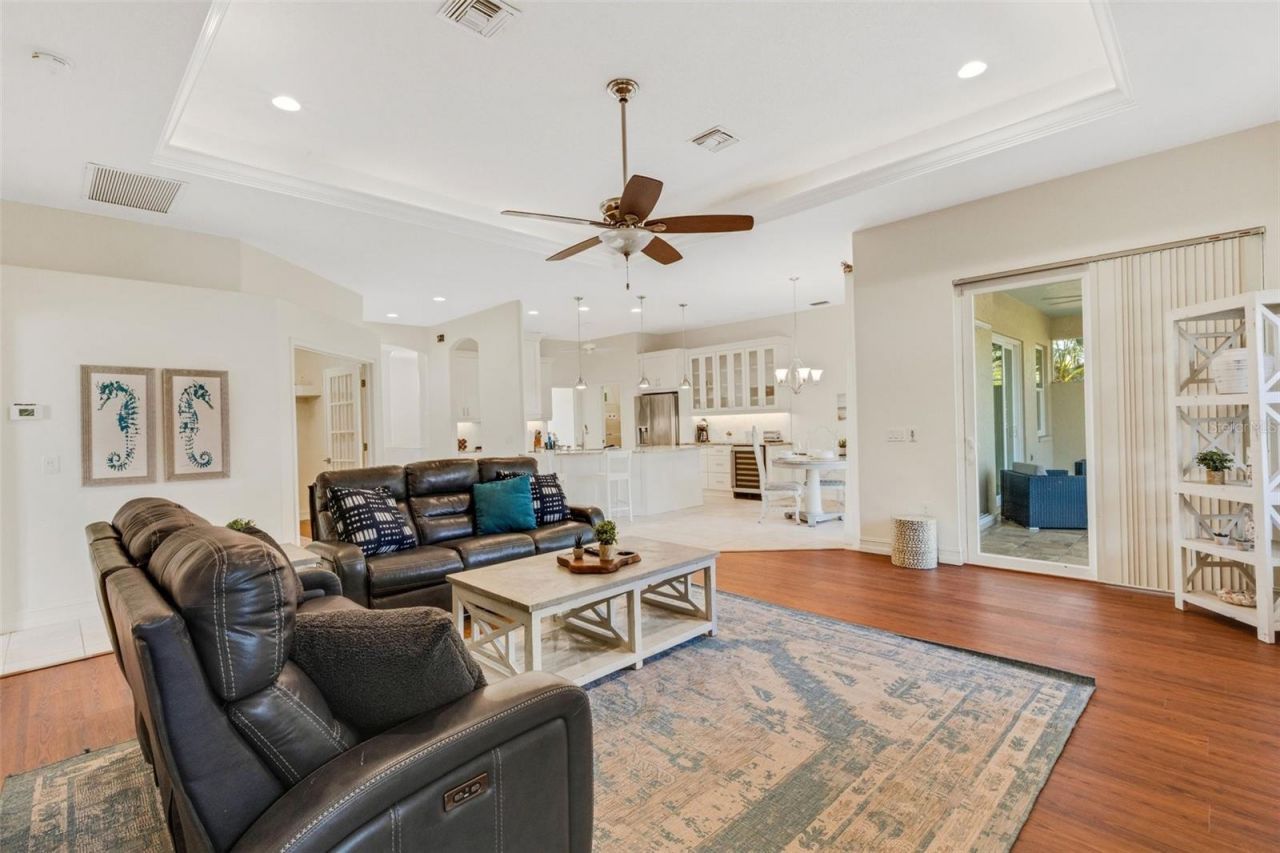 4801 Edgemont Court, Sarasota, FL 34233 Photo
