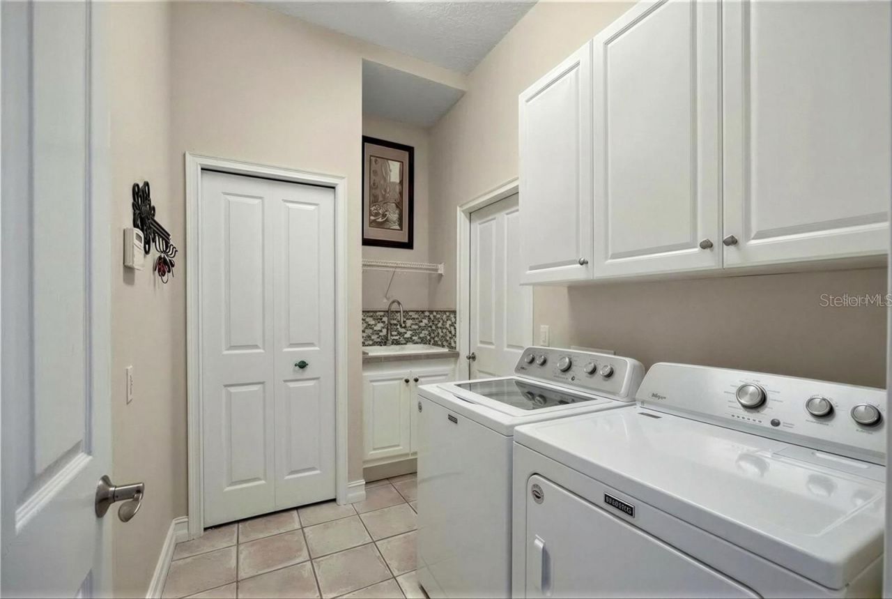 4801 Edgemont Court, Sarasota, FL 34233 Photo
