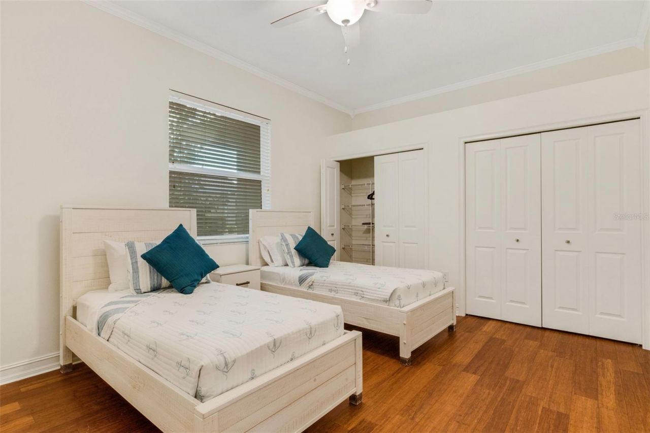 4801 Edgemont Court, Sarasota, FL 34233 Photo